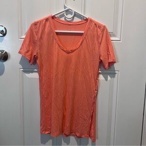 Lululemon woman v neck  short sleeve t shirt size 8 orange
